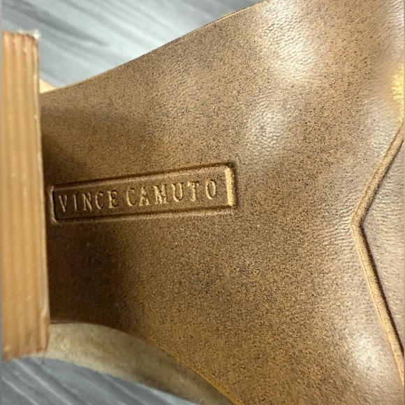 Vince Camuto suede zip up ankle boots tan/beige booties heeled shoes Size 6M - Picture 9 of 15